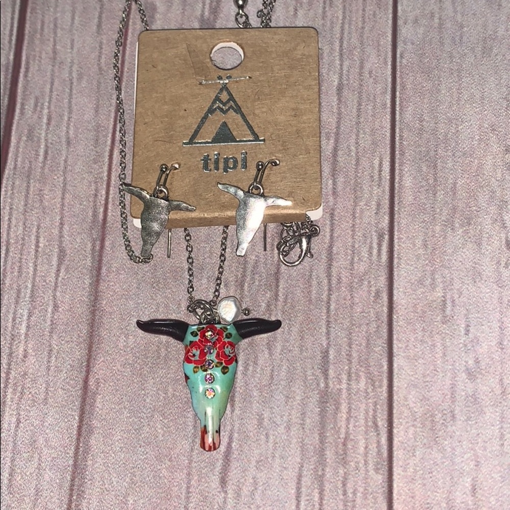 Steer necklace and earrings set